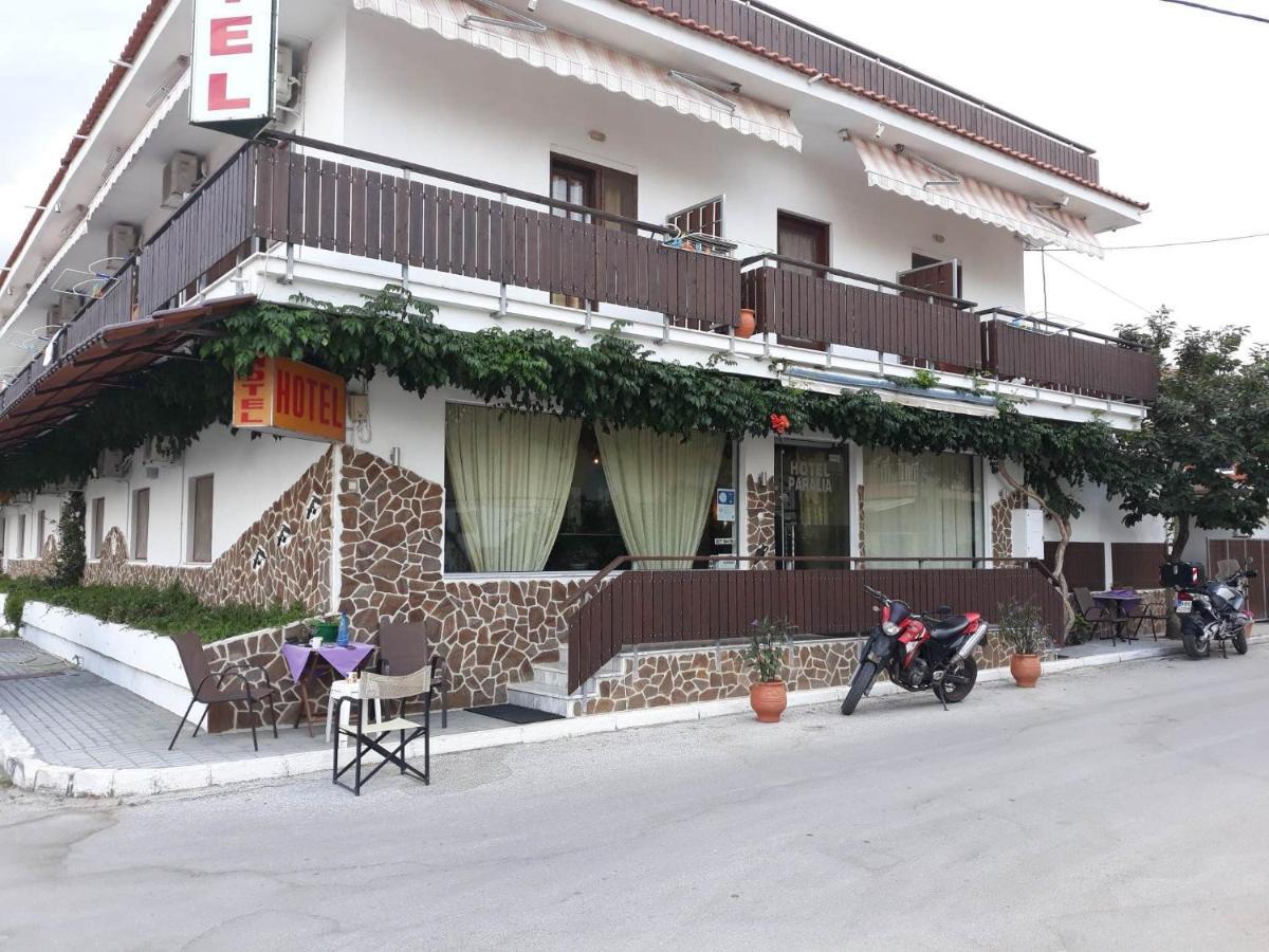 Hotel Paralia Неа Карвали Екстериор снимка
