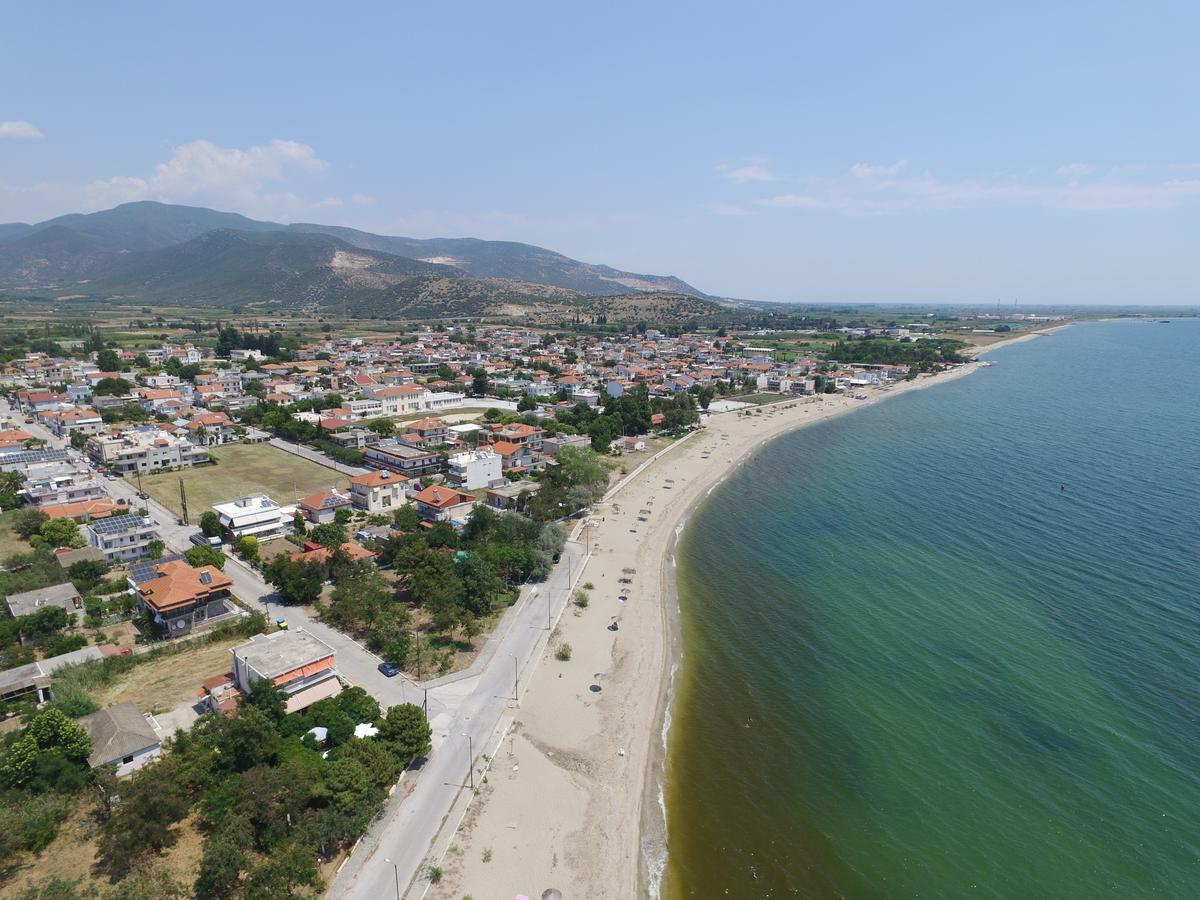 Hotel Paralia Неа Карвали Екстериор снимка