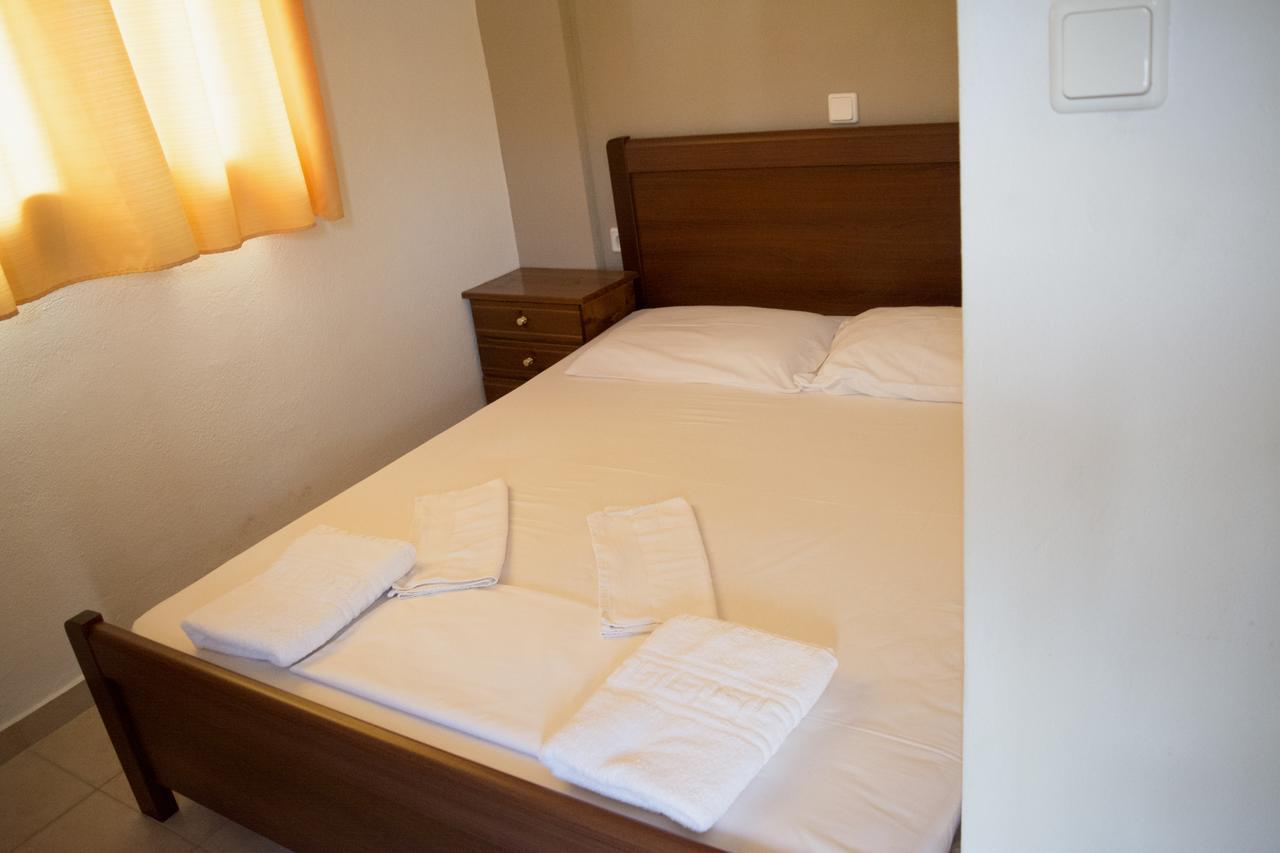 Hotel Paralia Неа Карвали Екстериор снимка