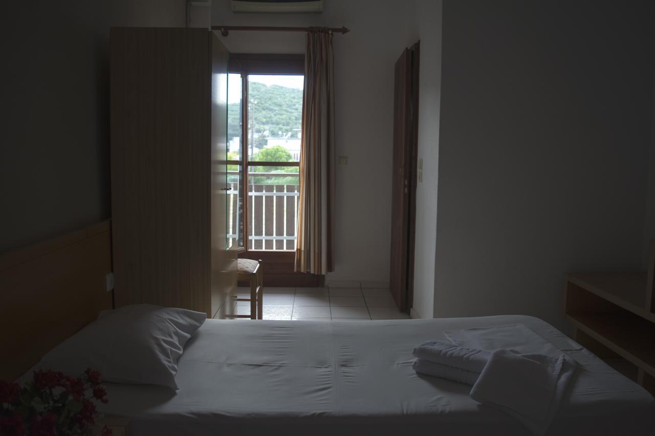Hotel Paralia Неа Карвали Екстериор снимка