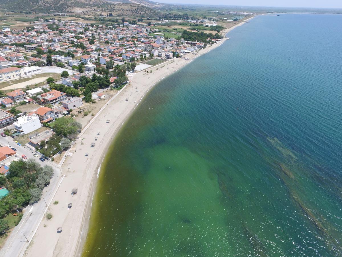 Hotel Paralia Неа Карвали Екстериор снимка