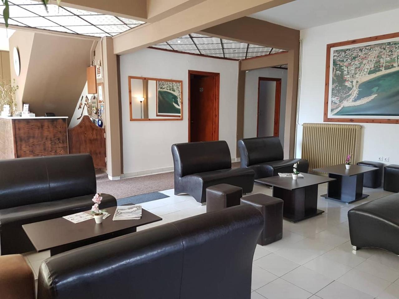 Hotel Paralia Неа Карвали Екстериор снимка