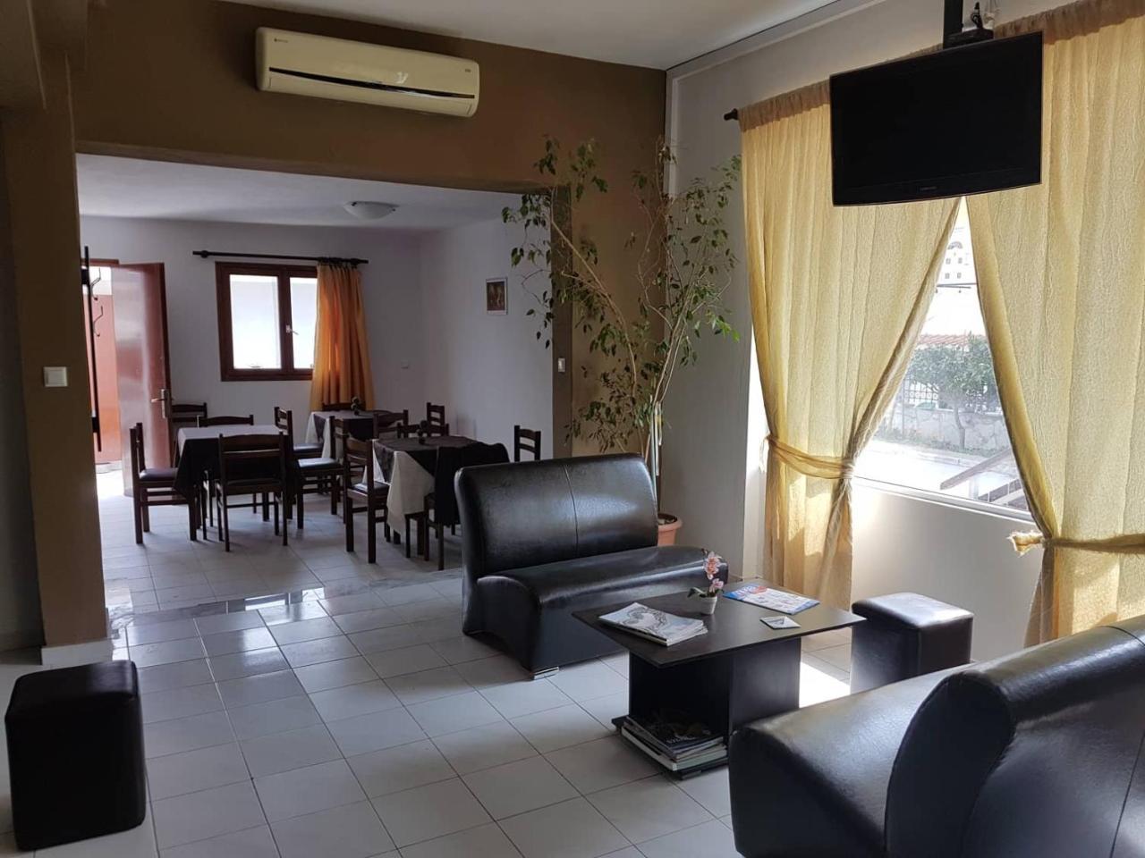 Hotel Paralia Неа Карвали Екстериор снимка